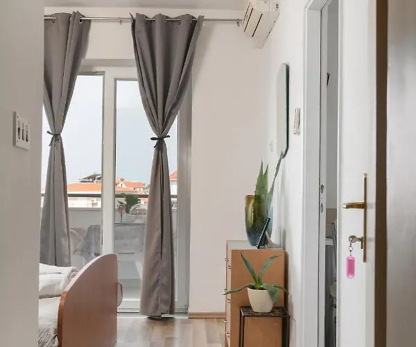 Sea View Apartments M