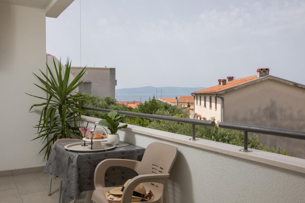 Sea View M *