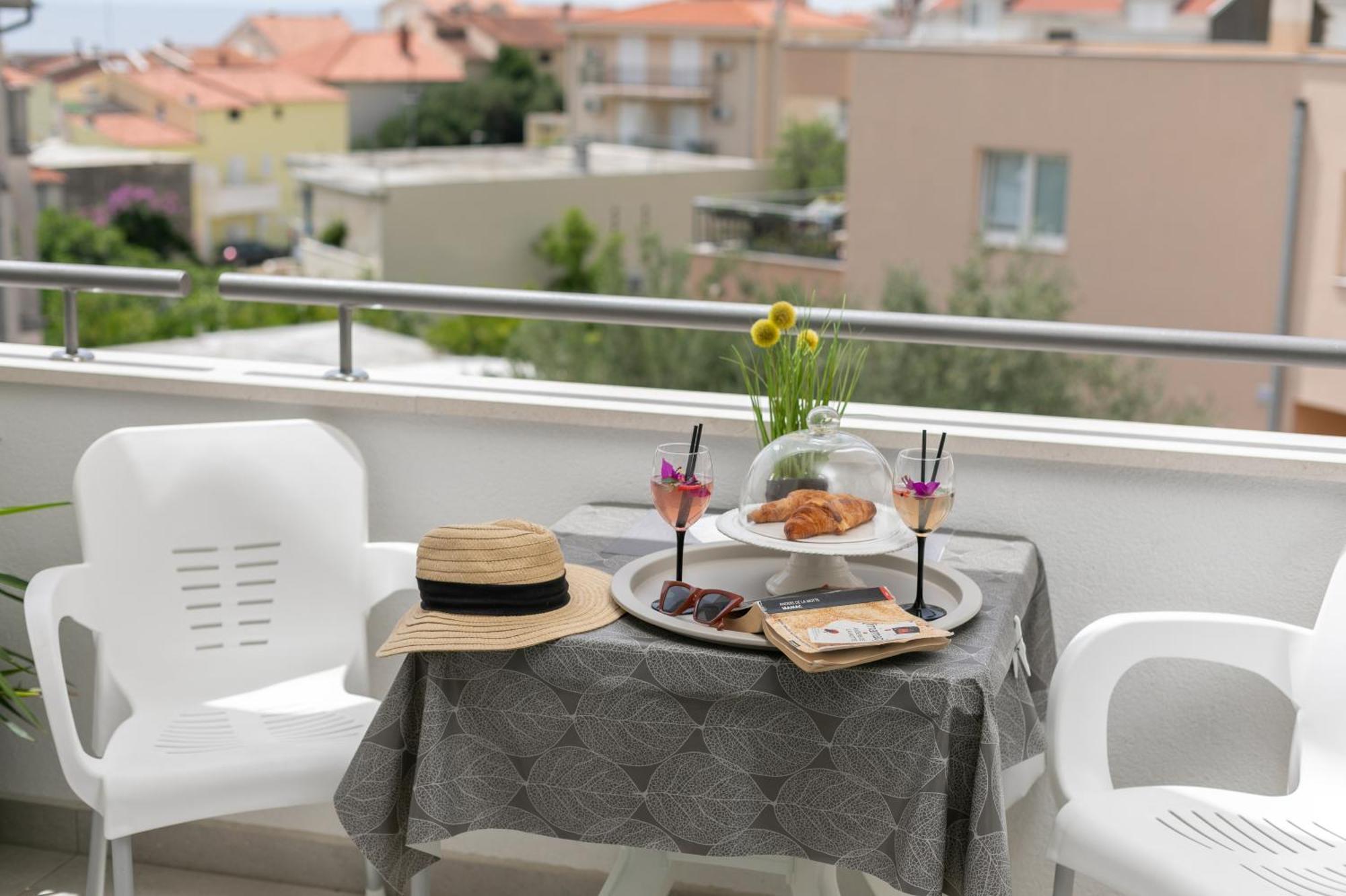 Apartma Sea View M *
