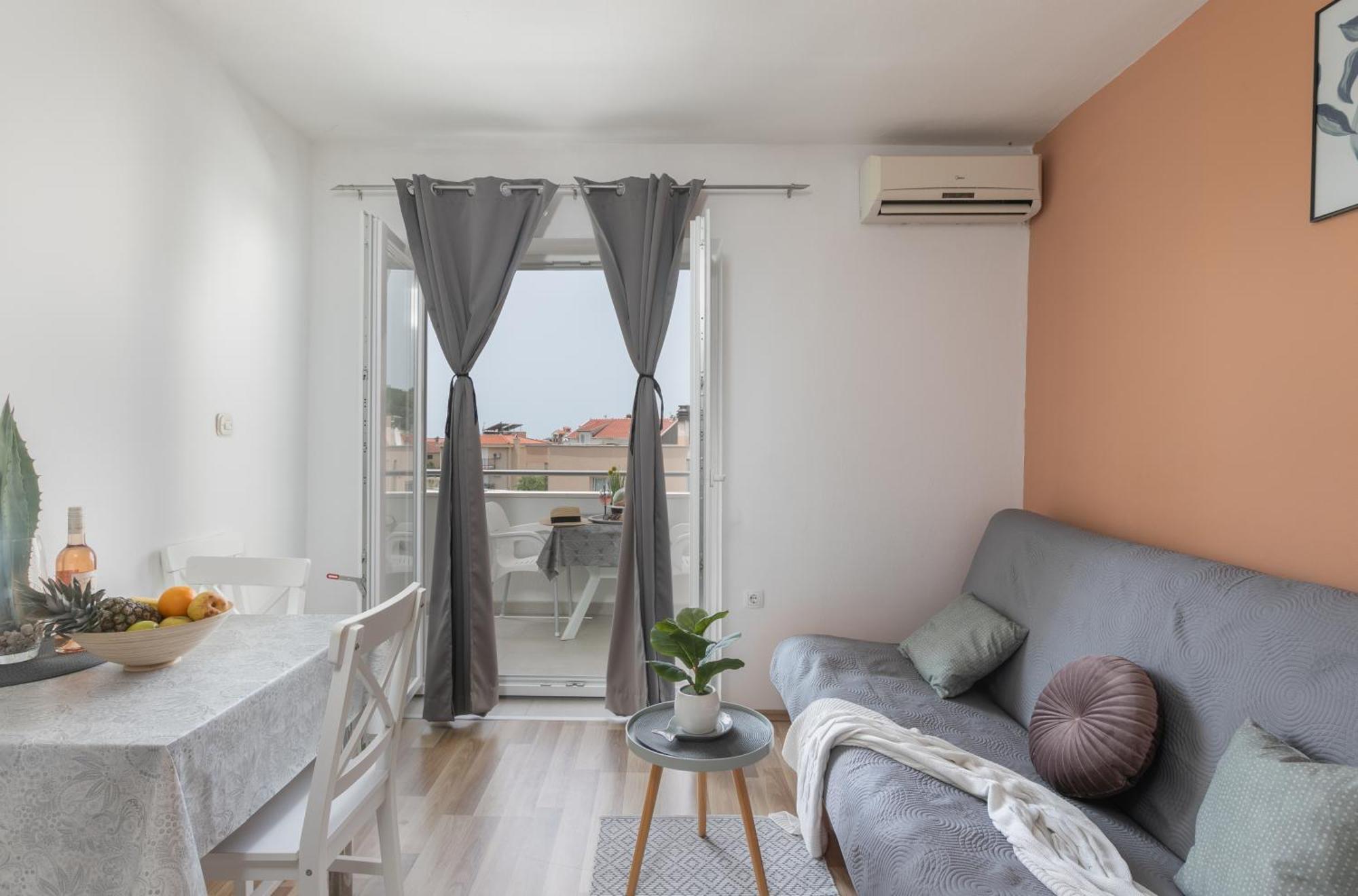 Apartma Sea View M *