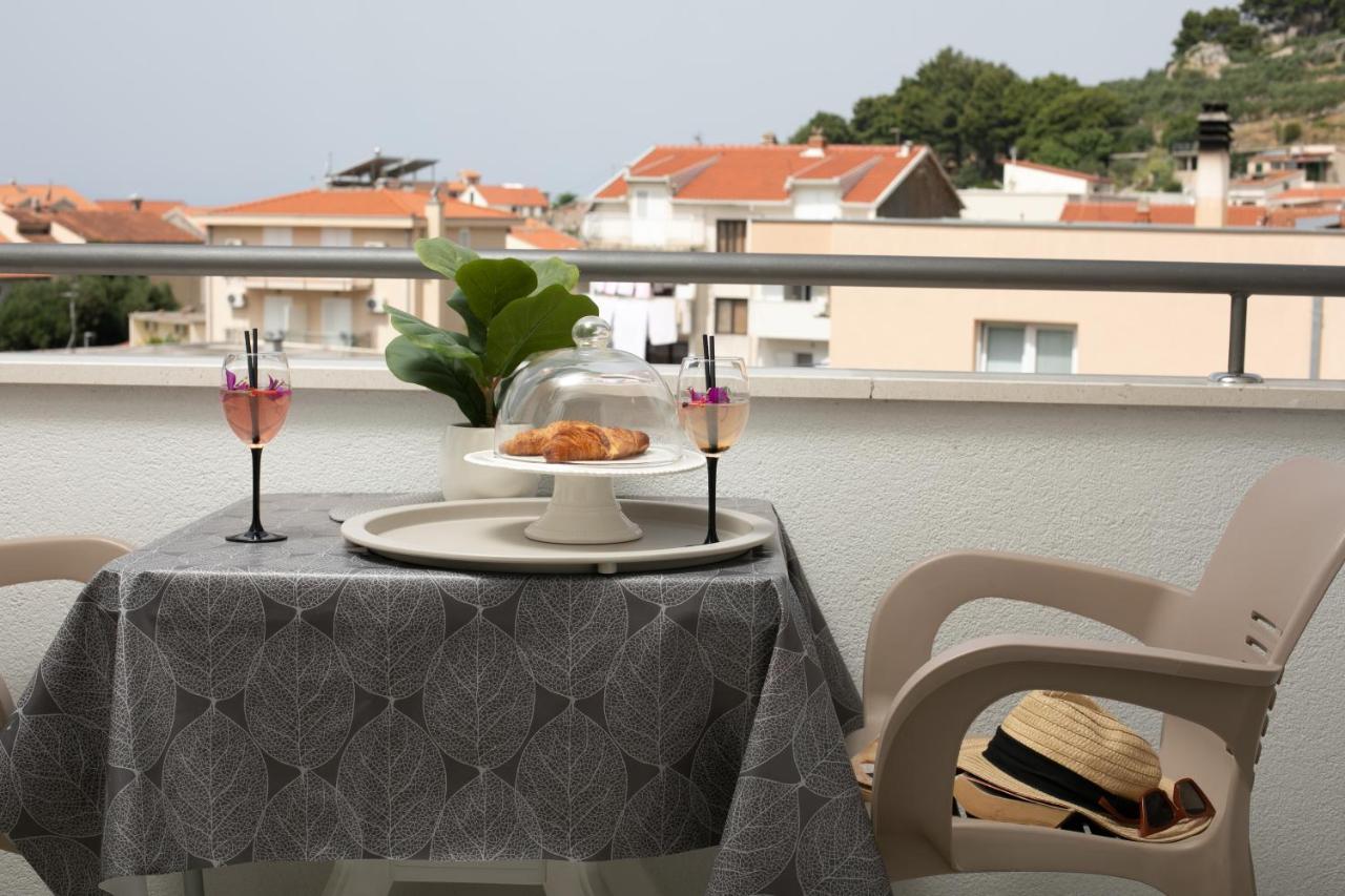Sea View M Apartment