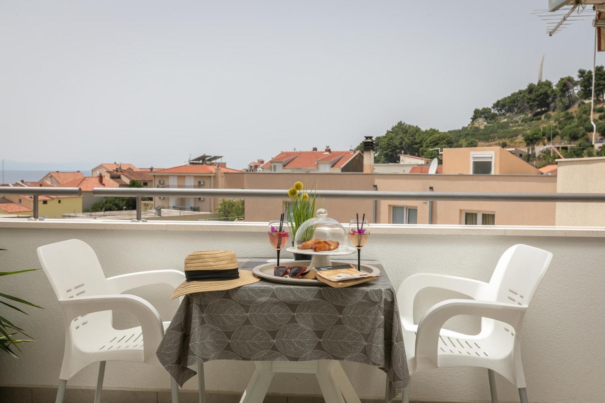 Apartment Sea View M *